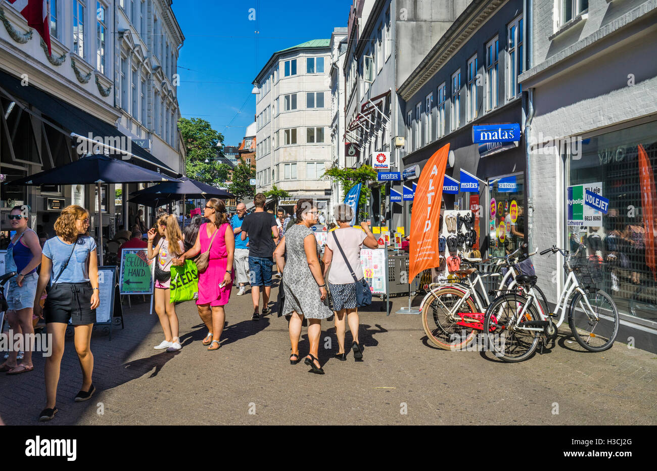 Dinamarca, Fionia, Odense, Vestergade popular centro comercial peatonal Foto de stock