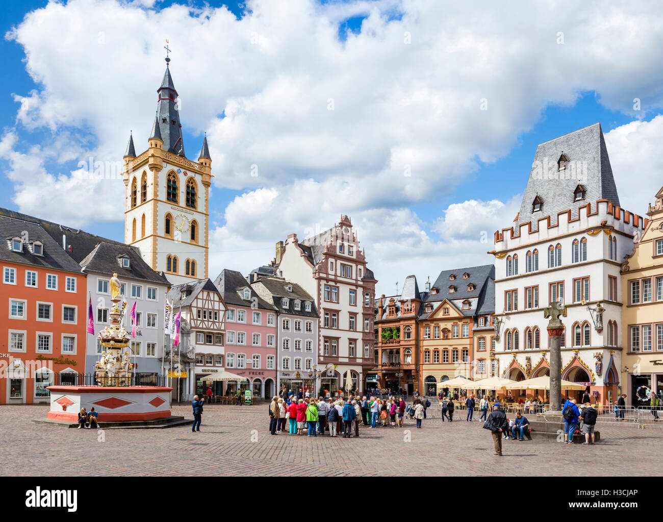 La Hauptmarkt en el casco antiguo de la ciudad, Trier, Renania-Palatinado, Alemania Foto de stock