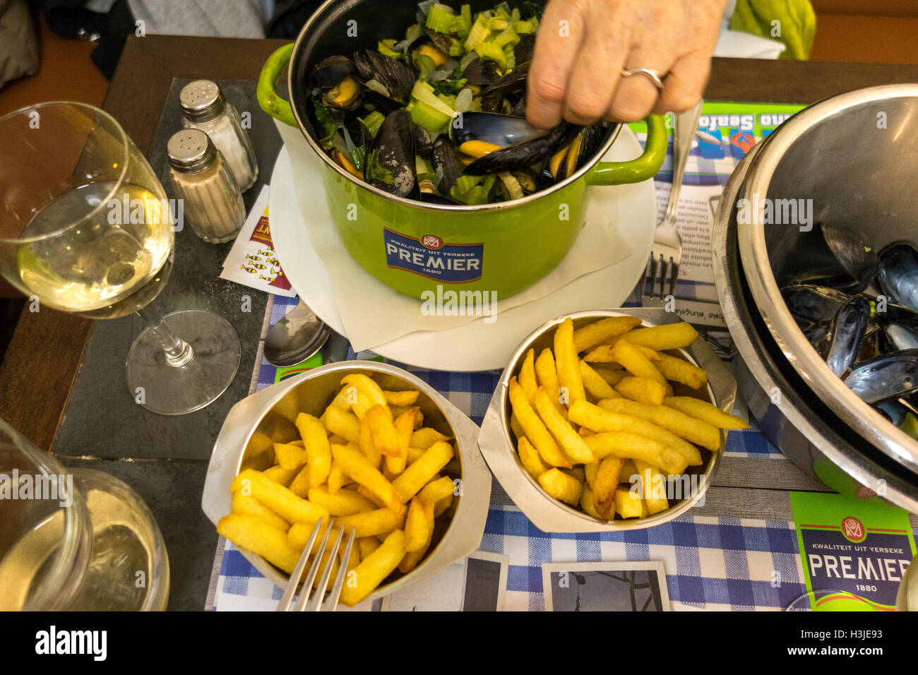 Chips de mejillones fotografías e imágenes de alta resolución - Alamy