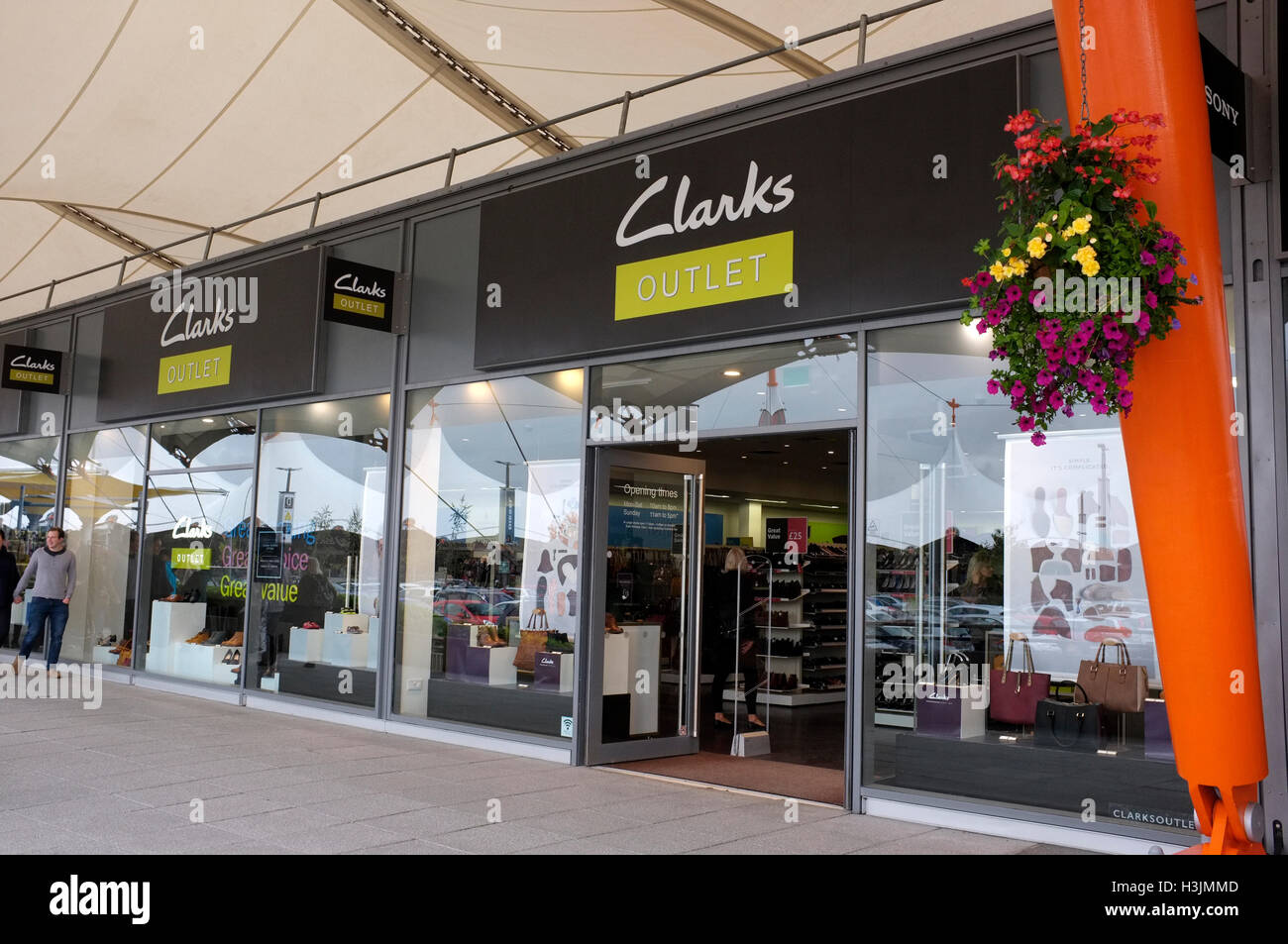 Clarks outlet fotografías e imágenes de alta resolución - Alamy