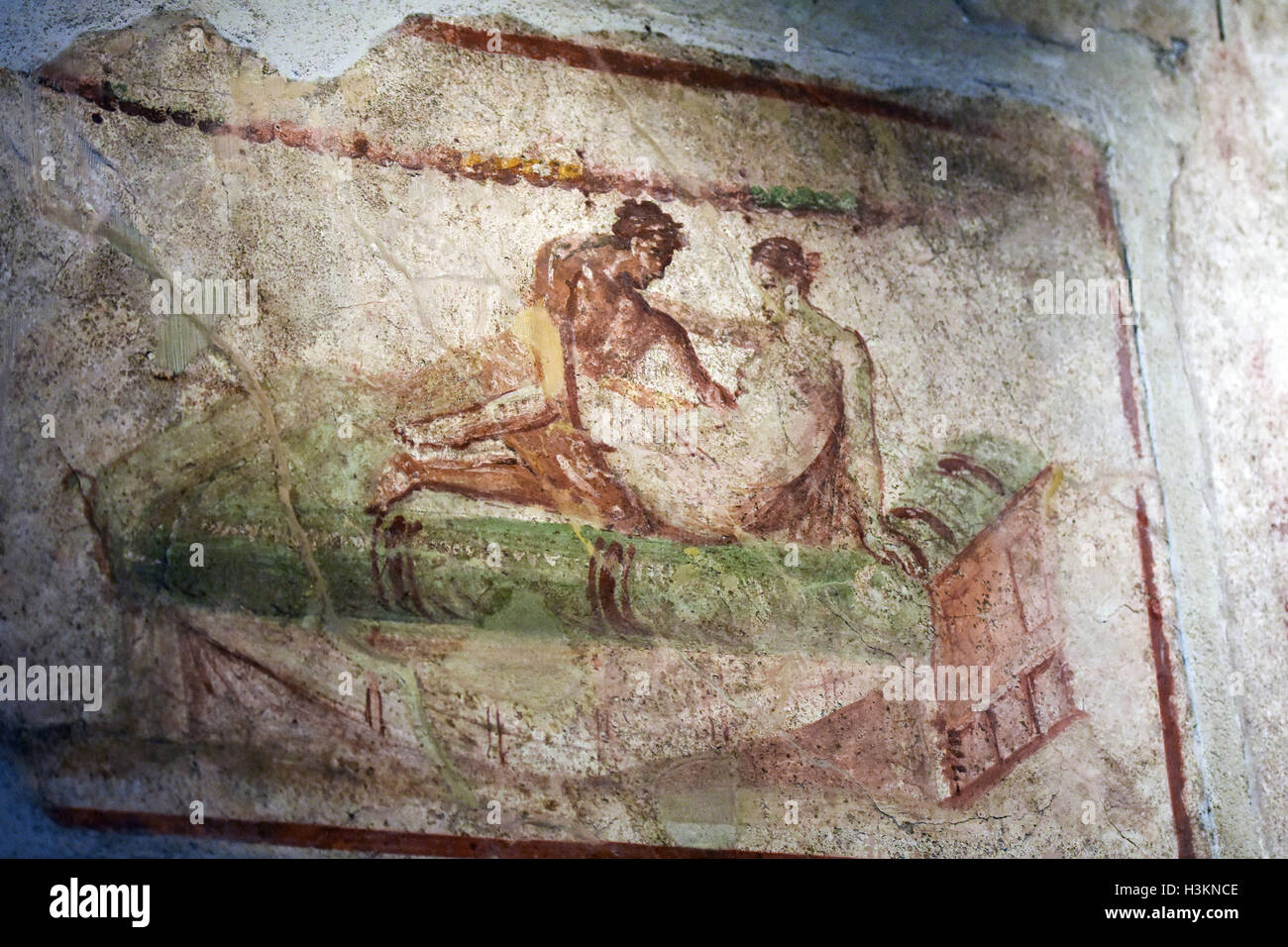 Los frescos en el burdel y las ruinas romanas de Pompeii. Italia. Foto de stock