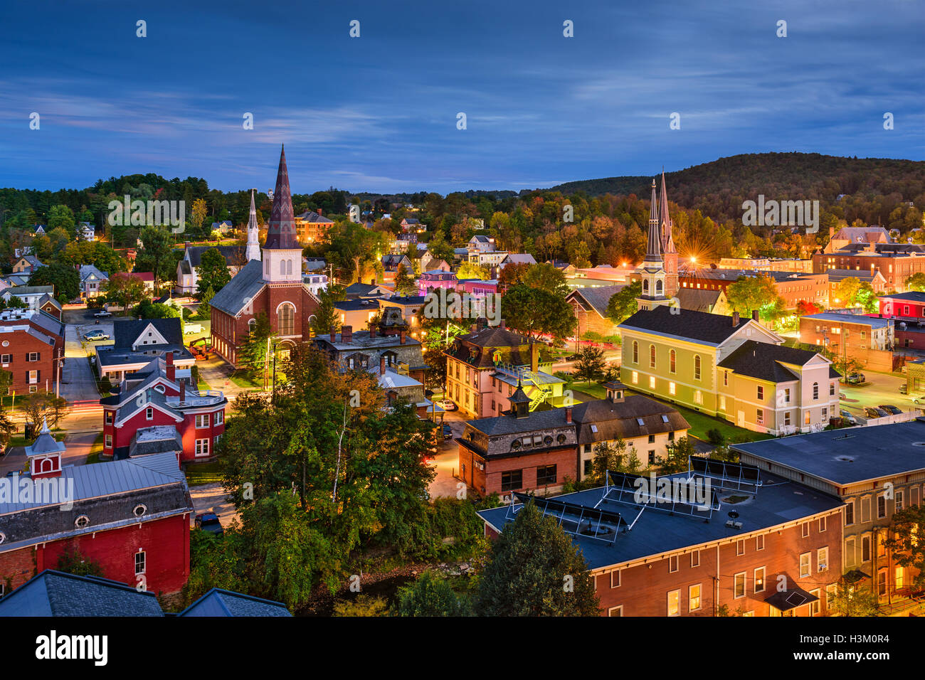 Montpelier, Vermont, EE.UU. ciudad skyline en penumbra. Foto de stock