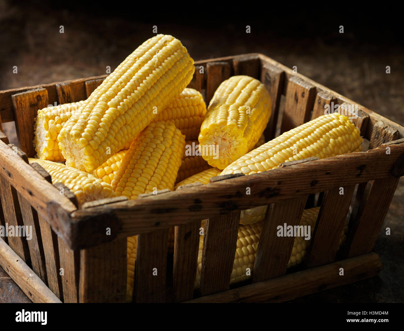 Hortalizas frescas orgánicas, tierno maíz dulce Foto de stock