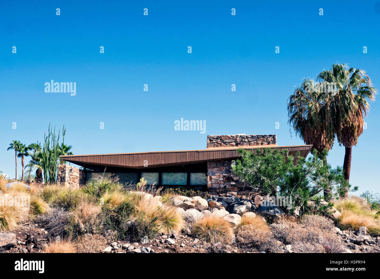 Casa Modernista del desierto en Palm Springs, California, EE.UU. Foto de stock