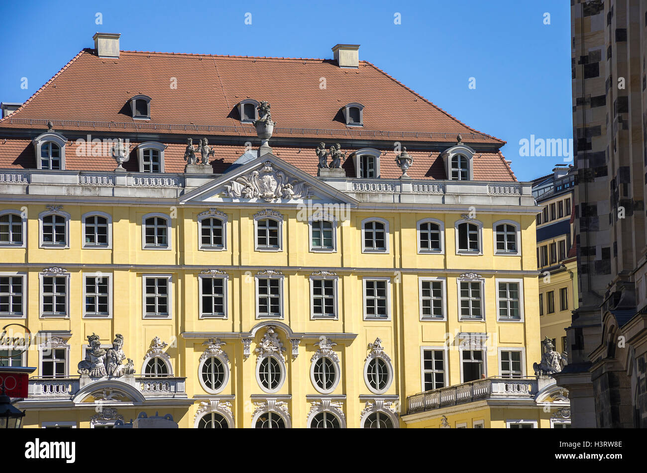 Palacio Cosel cerca de la iglesia Frauenkirche, en la ciudad de Dresde, Sajonia, Alemania. Foto de stock
