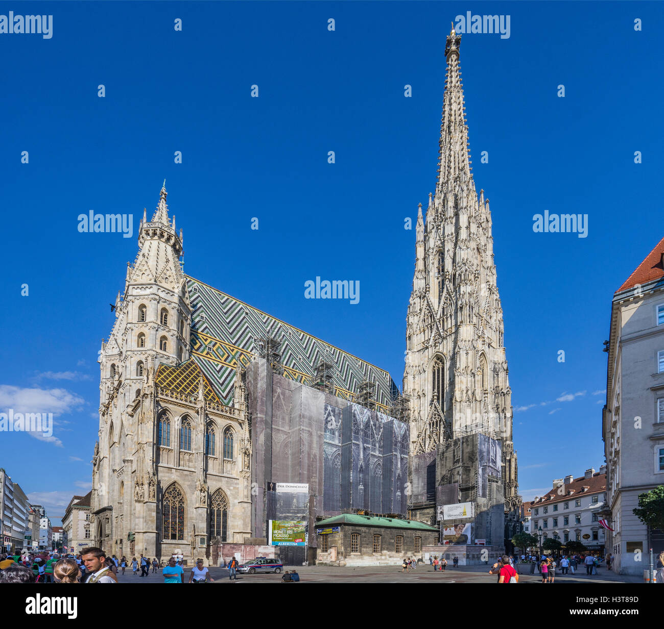 Austria, Viena, Stephansplatz, hábilmente encubierto effords conservación y restauración en la Catedral de San Esteban Foto de stock