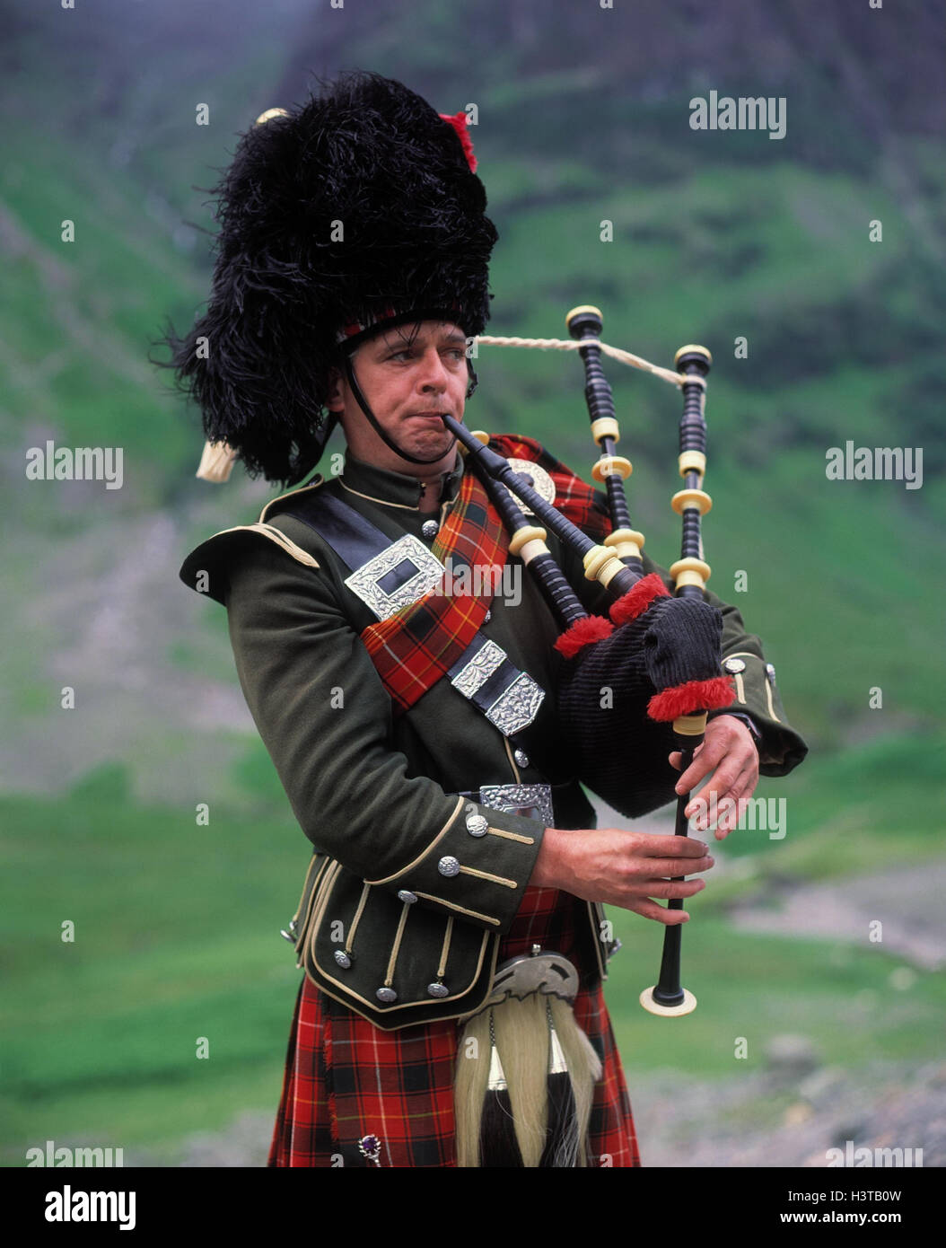 Gran Bretaña, Escocia, gaitas player, instrumentos musicales, instrumentos,  instrumento de viento, típicamente, gaitas, traje nacional, exterior  Fotografía de stock - Alamy