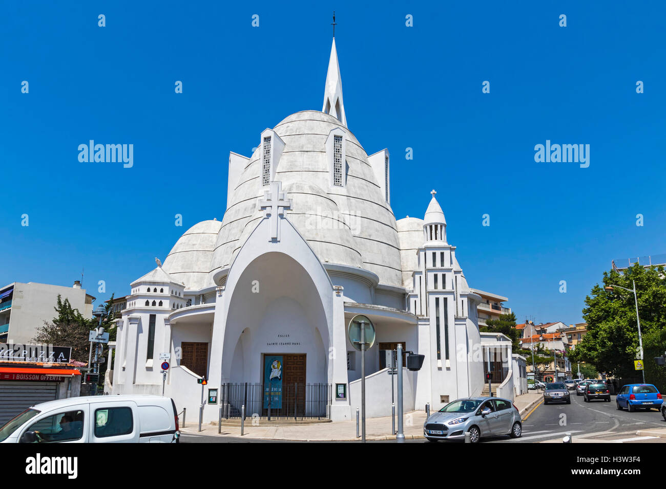 Iglesia de Santa Juana de Arco (Francés: Sainte Jeanne d’Arc), Iglesia