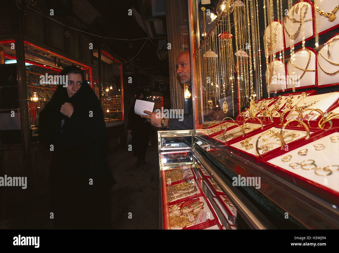 Iran jewellery fotografías e imágenes de alta resolución - Alamy