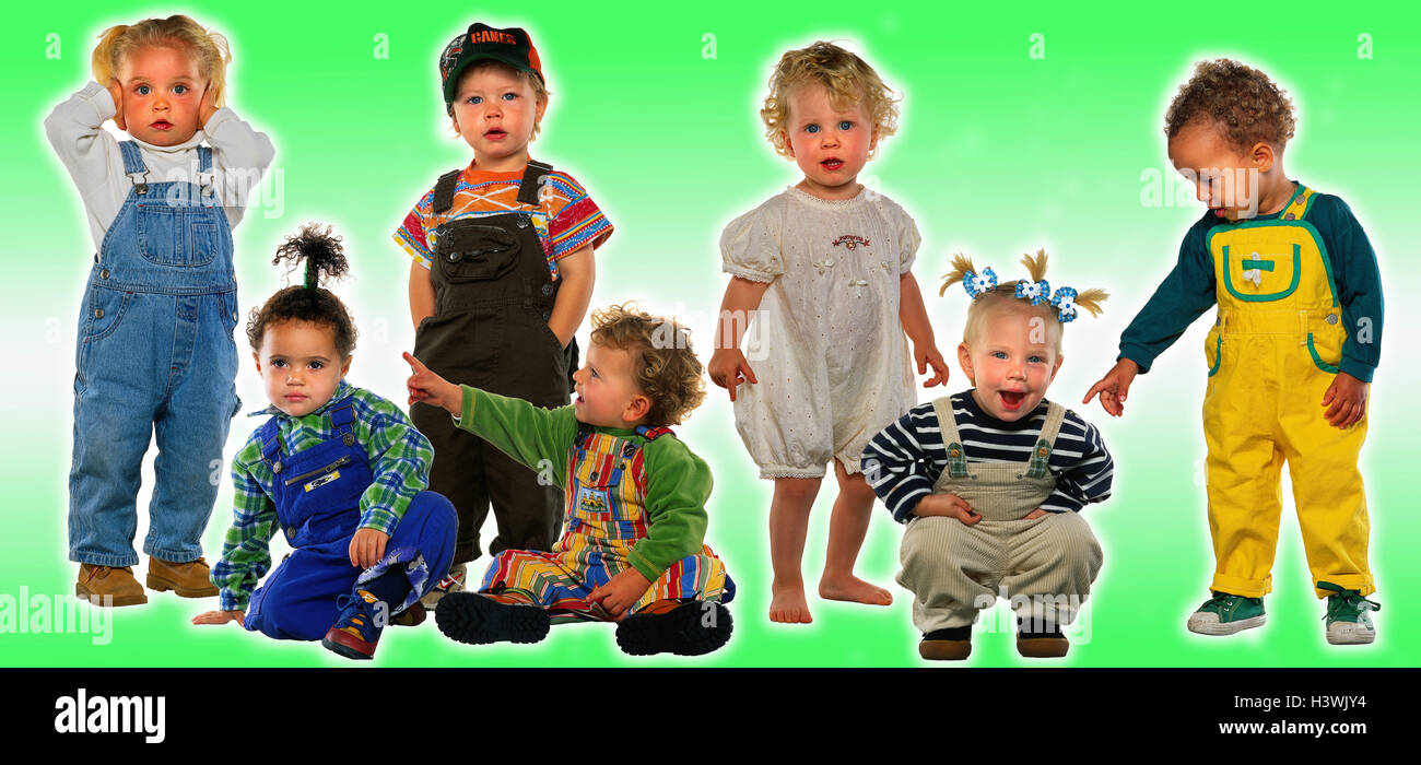 Los bebés, sentarse, pararse, el gesto, los niños, los niños pequeños, el  color de la piel, de forma diferente, siete, monos, ropa, ropa infantil,  moda, moda para niños, foto de grupo, en