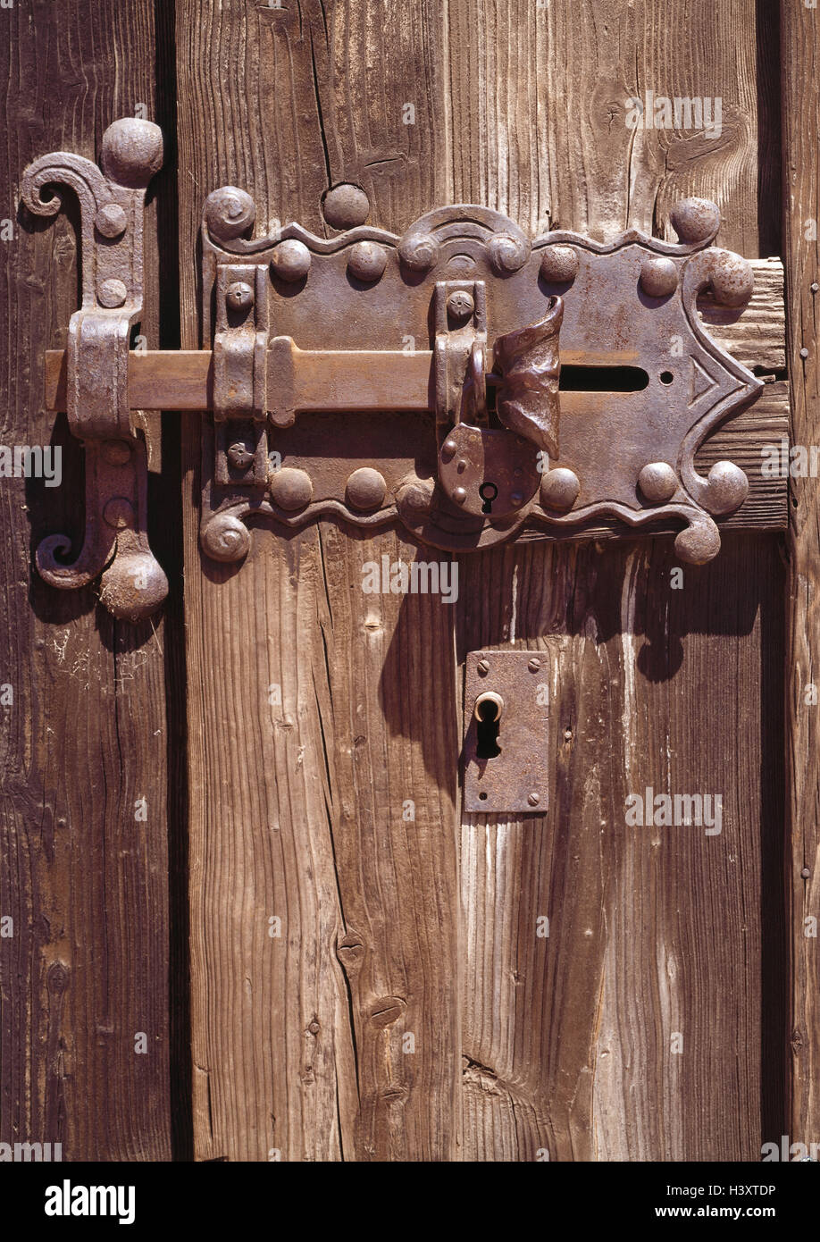 Puerta, viejo, detalle, pestillo de la cerradura de la puerta, puerta de  madera, Türe, bloquear, pestillo, llave de orificio, metal, hierro, Grace  nota, decora, óxido, rusty, Fotografía de productos Fotografía de stock -