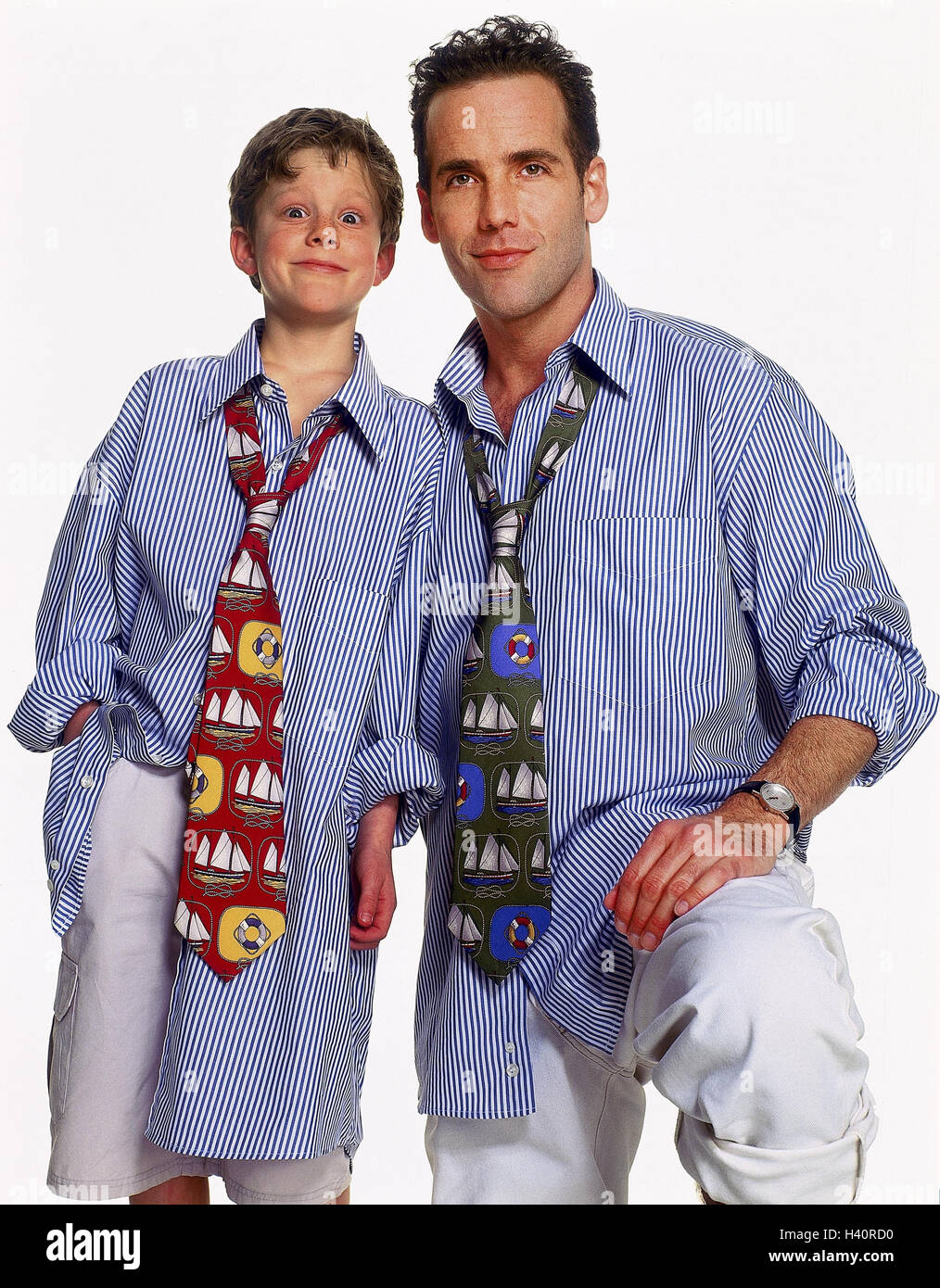 Padre Hijo look del socio camisas blanco azul tocados