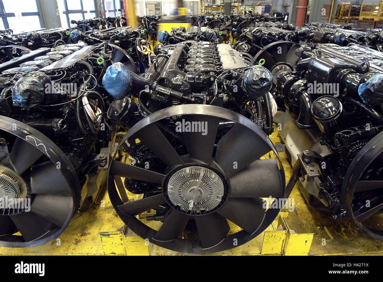 Almacén de motores fotografías e imágenes de alta resolución - Alamy