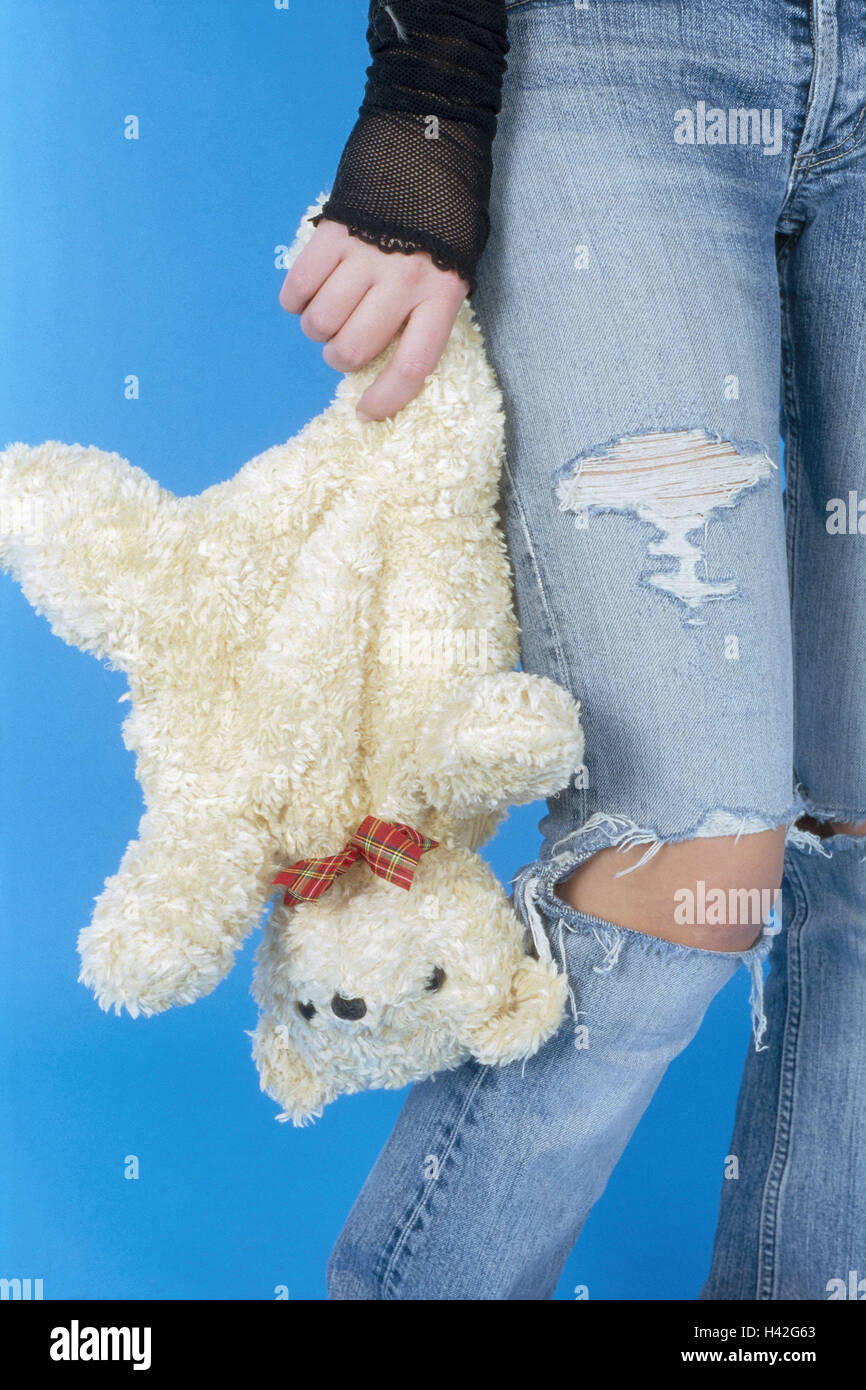 Los jóvenes, detalle, jeans, tore, Teddy, mantenga mujer, jóvenes,  vestimenta, look, estilo, estilo, pantalones, roturas, fisuras, agujeros,  la moda, la moda, el oso de peluche suave, animal, el recogimiento, el  recuerdo de