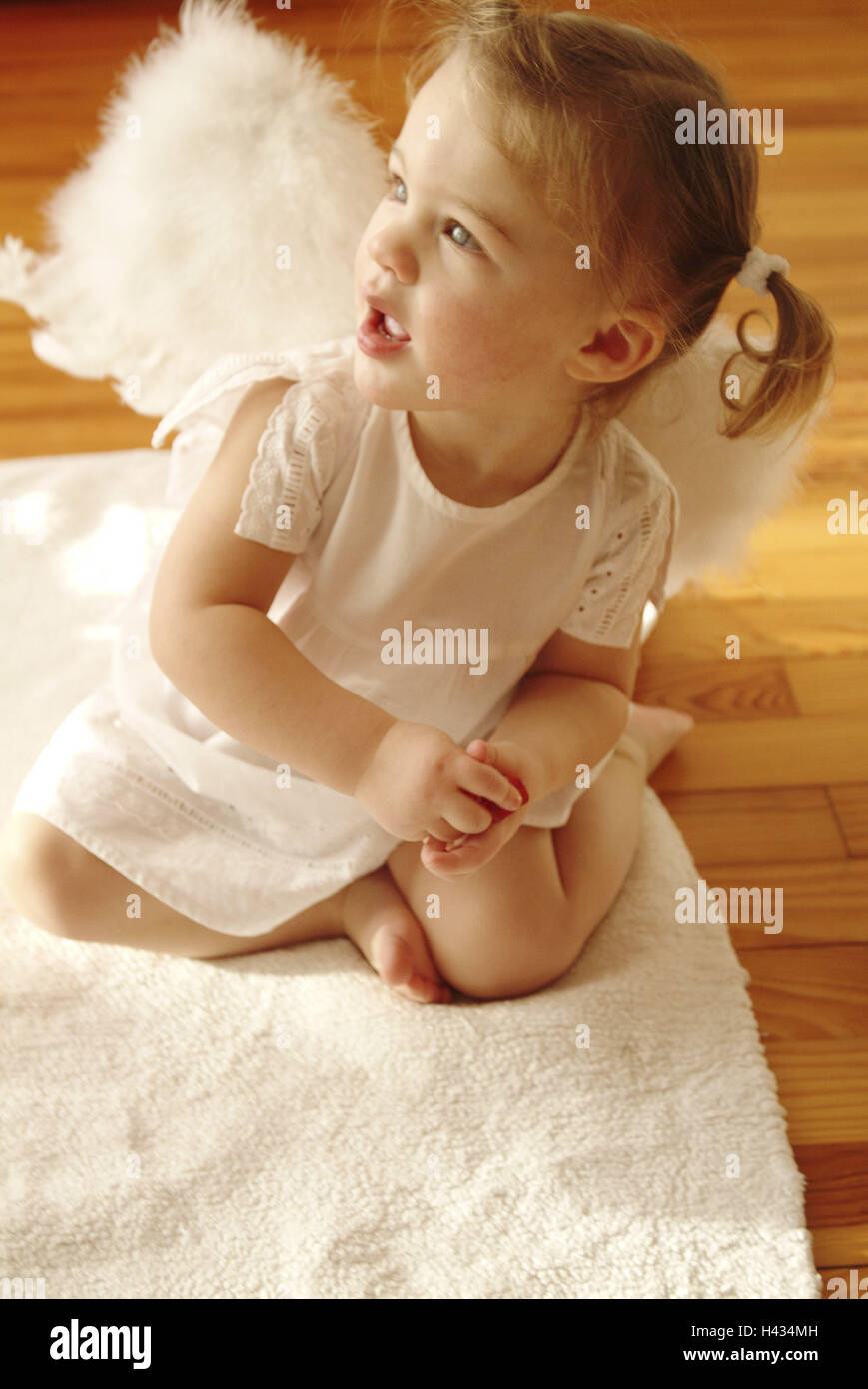 Alas de ángel alas de cuerpos bonitos fotografías e imágenes de alta  resolución - Alamy