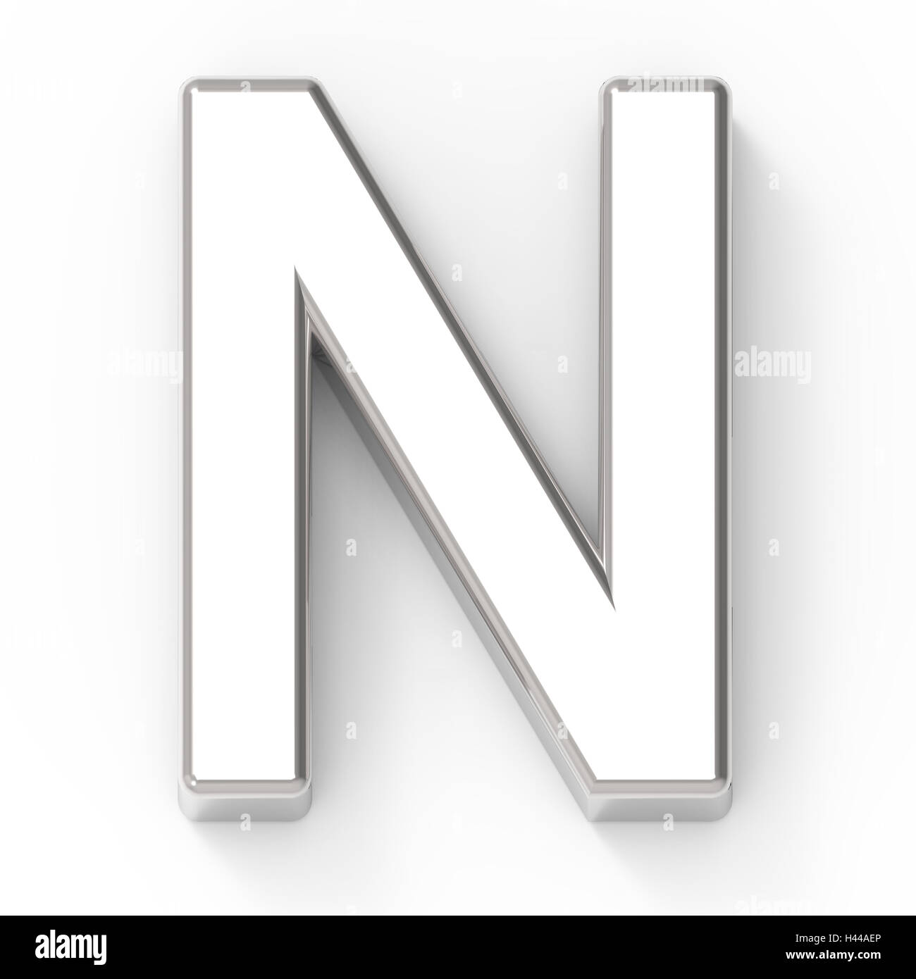 La letra N de plata en 3D, 3D rendering gráfico aislado fondo blanco. Foto de stock