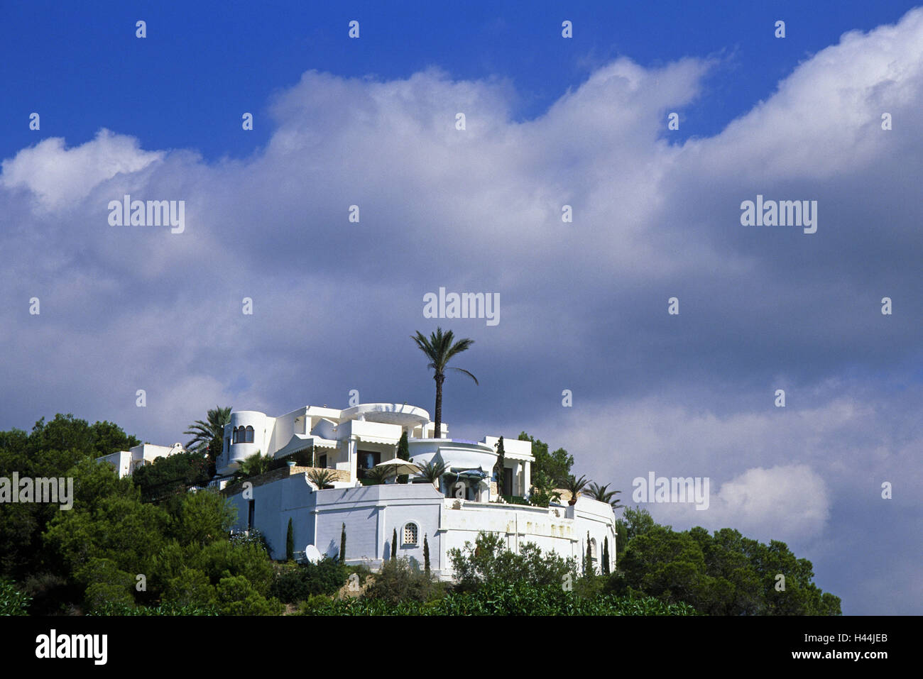 Ibiza, Cala Jondal, la Villa en la ladera de la montaña, Foto de stock