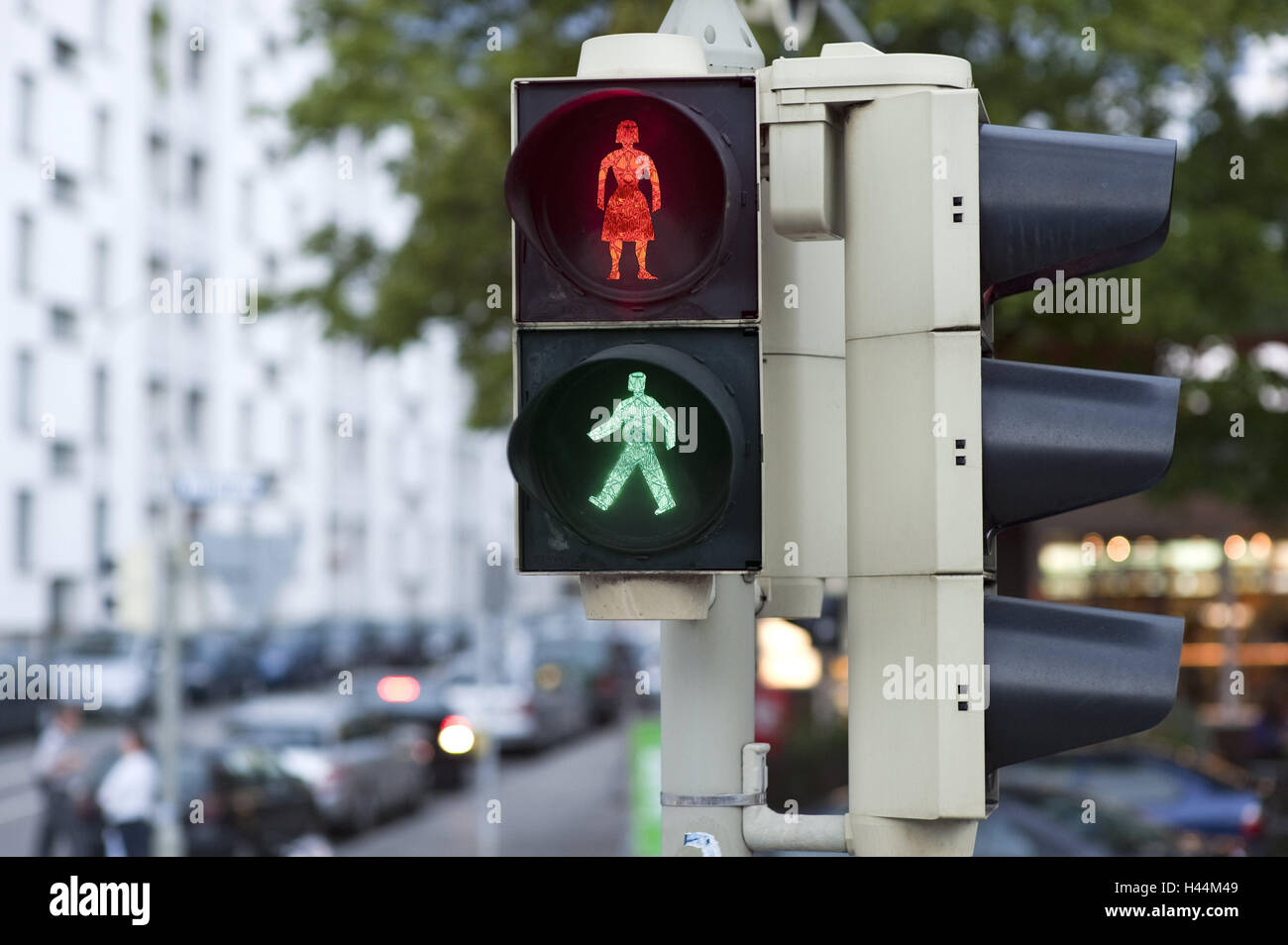 Luz de cruce peatonal, semáforo poco hombre, icono, hombre, mujer, [M], semáforo peatonal, rojo, verde, soporte, vaya, detener el tráfico, el tráfico, el semáforo, control de tráfico, la figura de luz, señal, espere, Concepción, falleció, separados, dolor, colega, la amistad, el respeto, la colaboración, la igualdad de derechos, Foto de stock