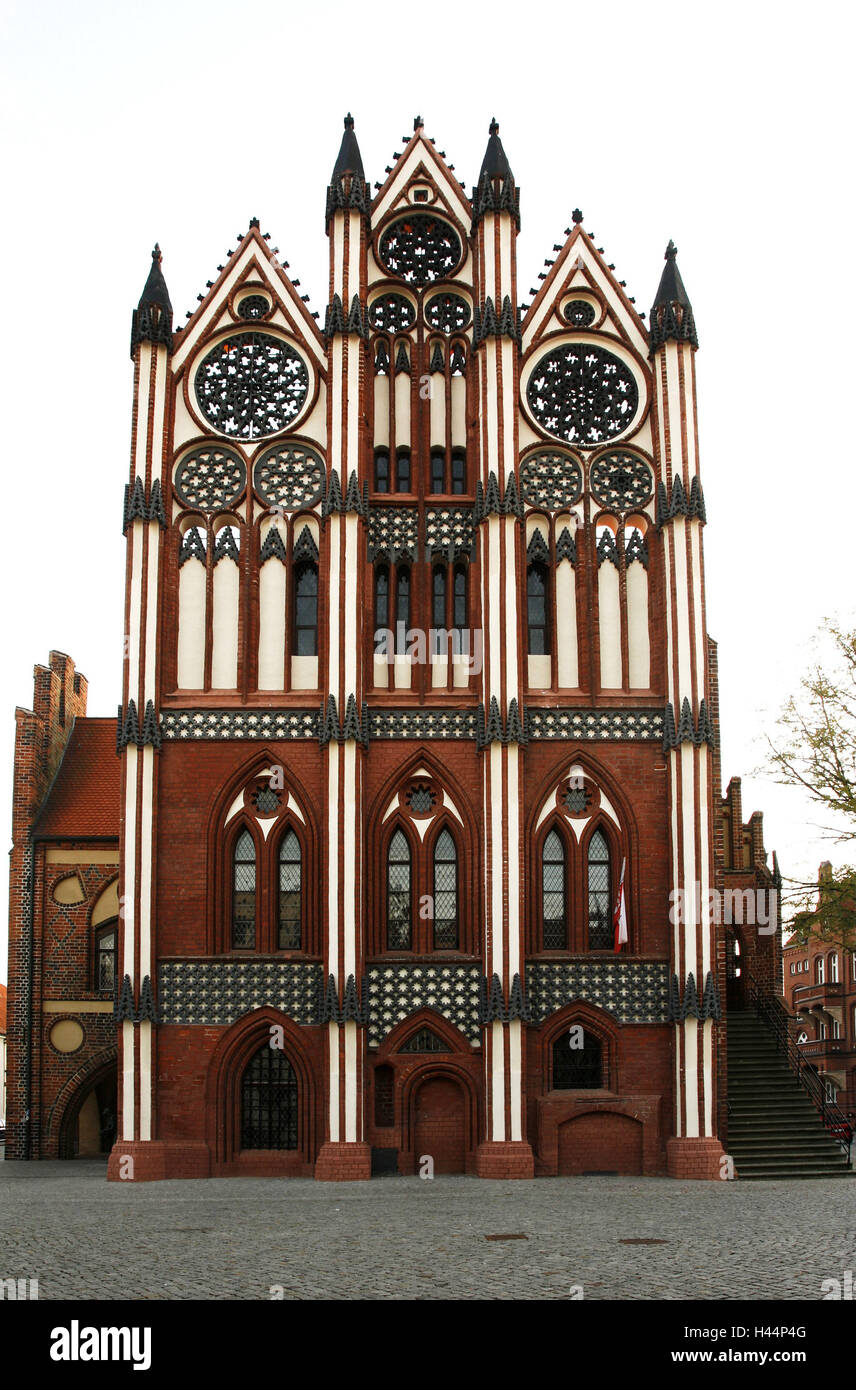 Resultado de imagen de Alto gablete gótico del ayuntamiento en Tangermünde en Alemania