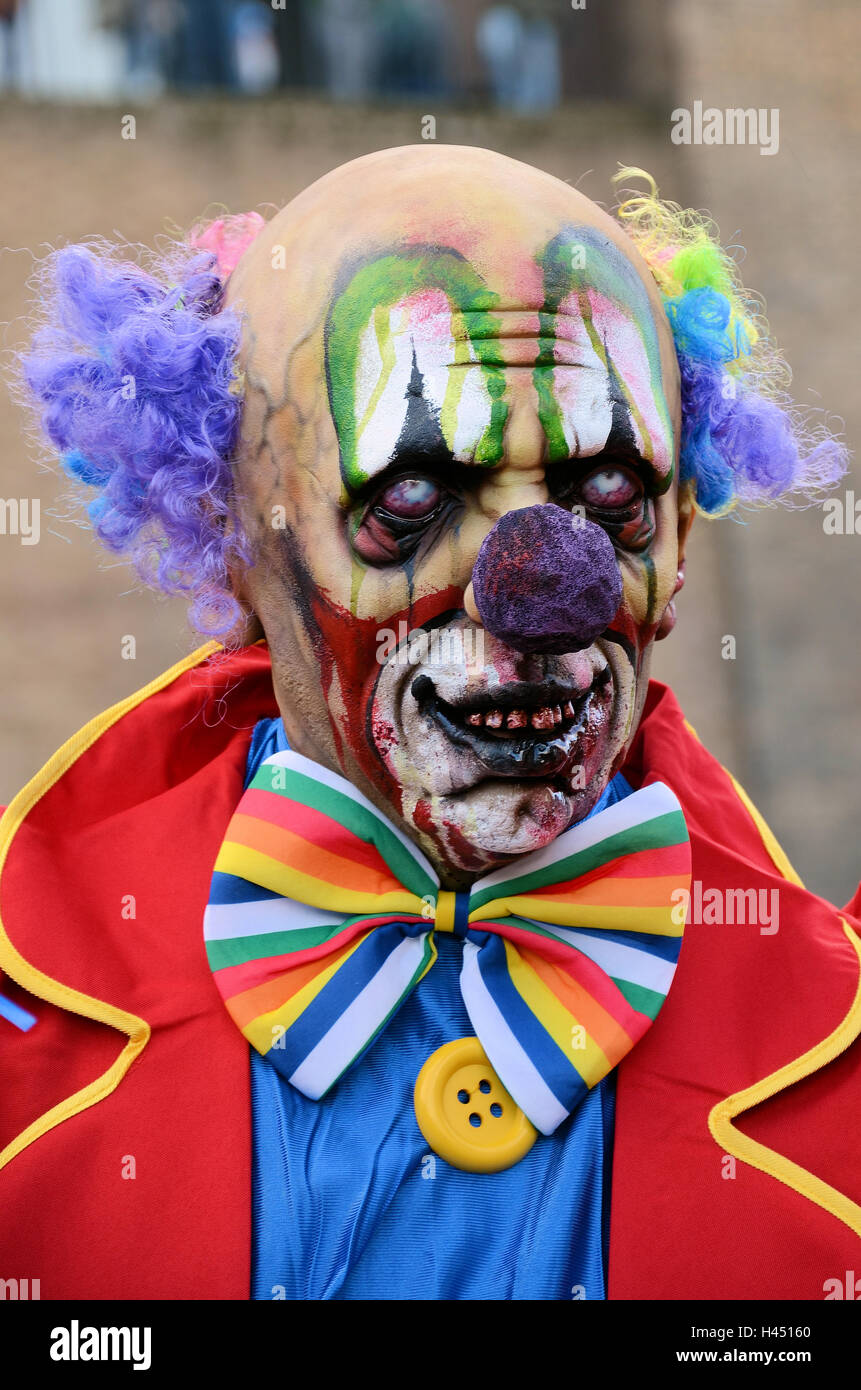 Zombie clown fotografías e imágenes de alta resolución - Alamy