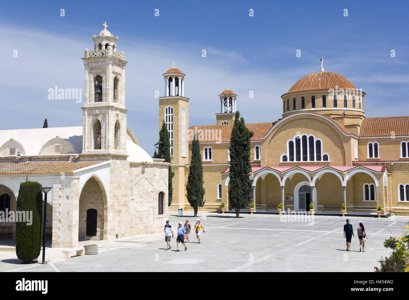 Chipre, Paralimni, plaza de la aldea, agio Georgios Kirchen, turismo Foto de stock