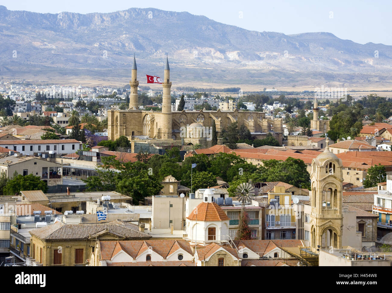 Chipre, en Nicosia, en vista de la ciudad, Casco antiguo, campanarios, minaretes, Foto de stock