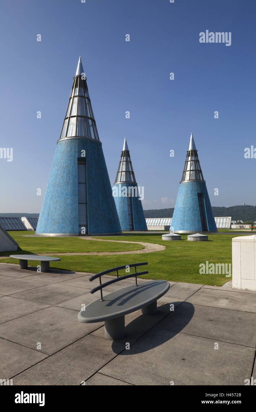 Alemania, en Renania del Norte-Westfalia, Bonn, Bundeskunsthalle (galería de arte), jardín en la azotea, pozos de luz, Foto de stock