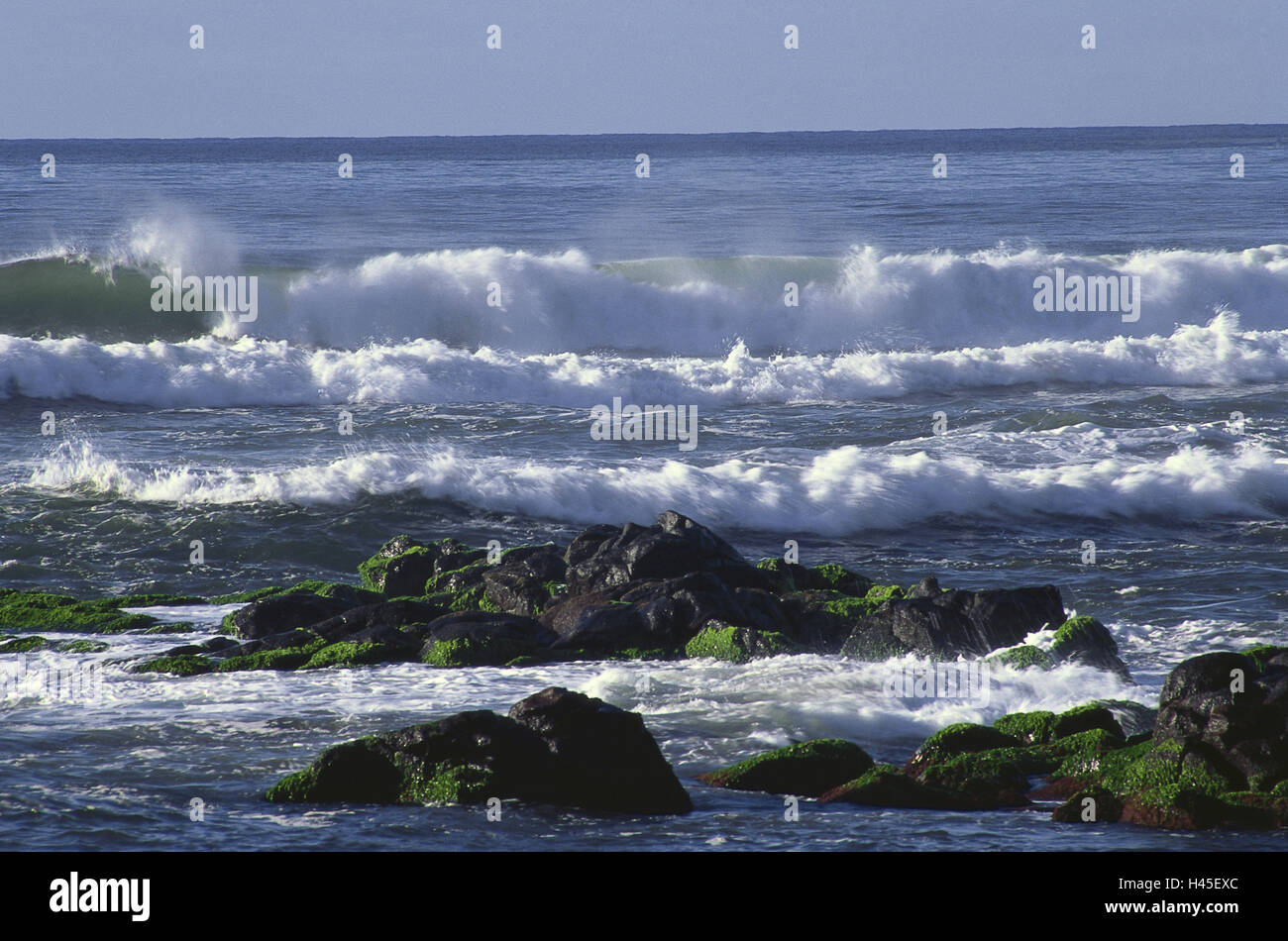 Isla de Pascua, el mar, la costa, rock, surf, playa, olas, el Pacífico, el agua, el océano, playas desiertas, fuera, Horizon Foto de stock