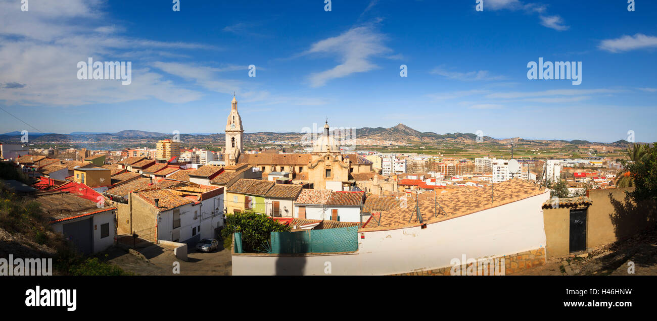 Panorama de extrema Xativa desde un mirador elevado con vistas a la ciudad Foto de stock