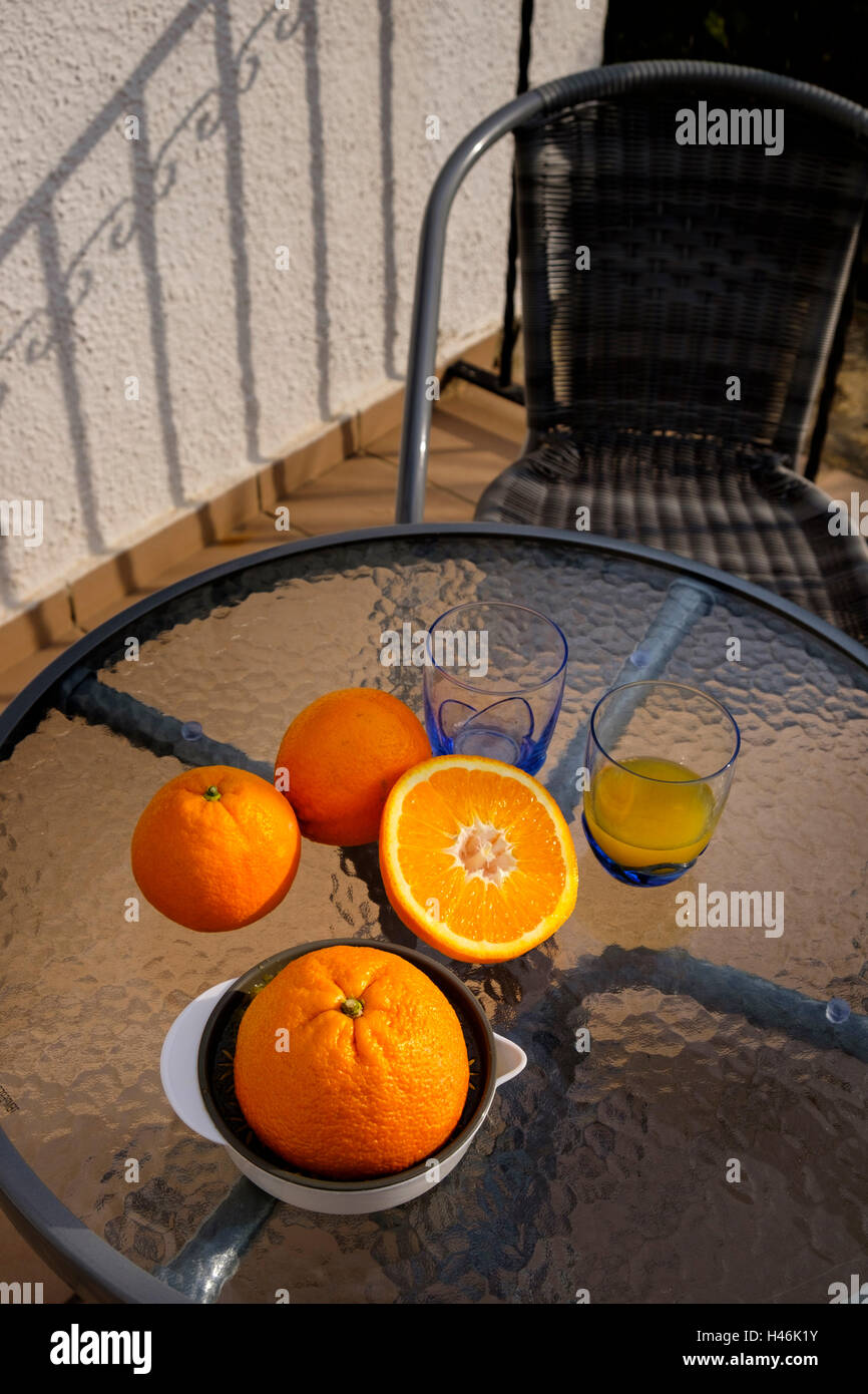 Exprimidor de naranja fotografías e imágenes de alta resolución - Alamy