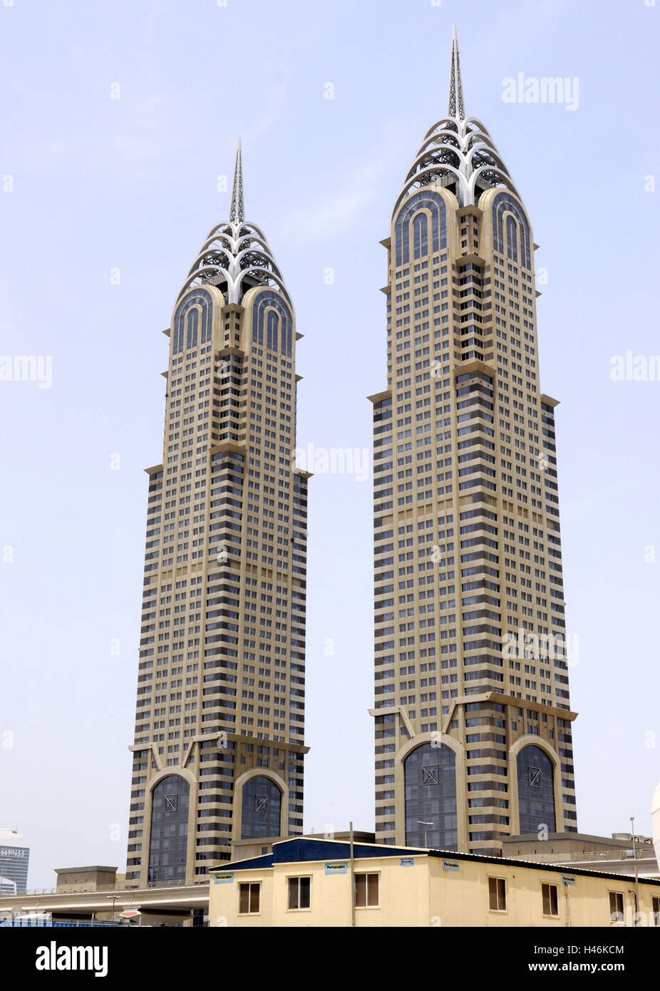 Al Kazim Tower, torres, cielos, Dubai, Emiratos Árabes Unidos, Foto de stock