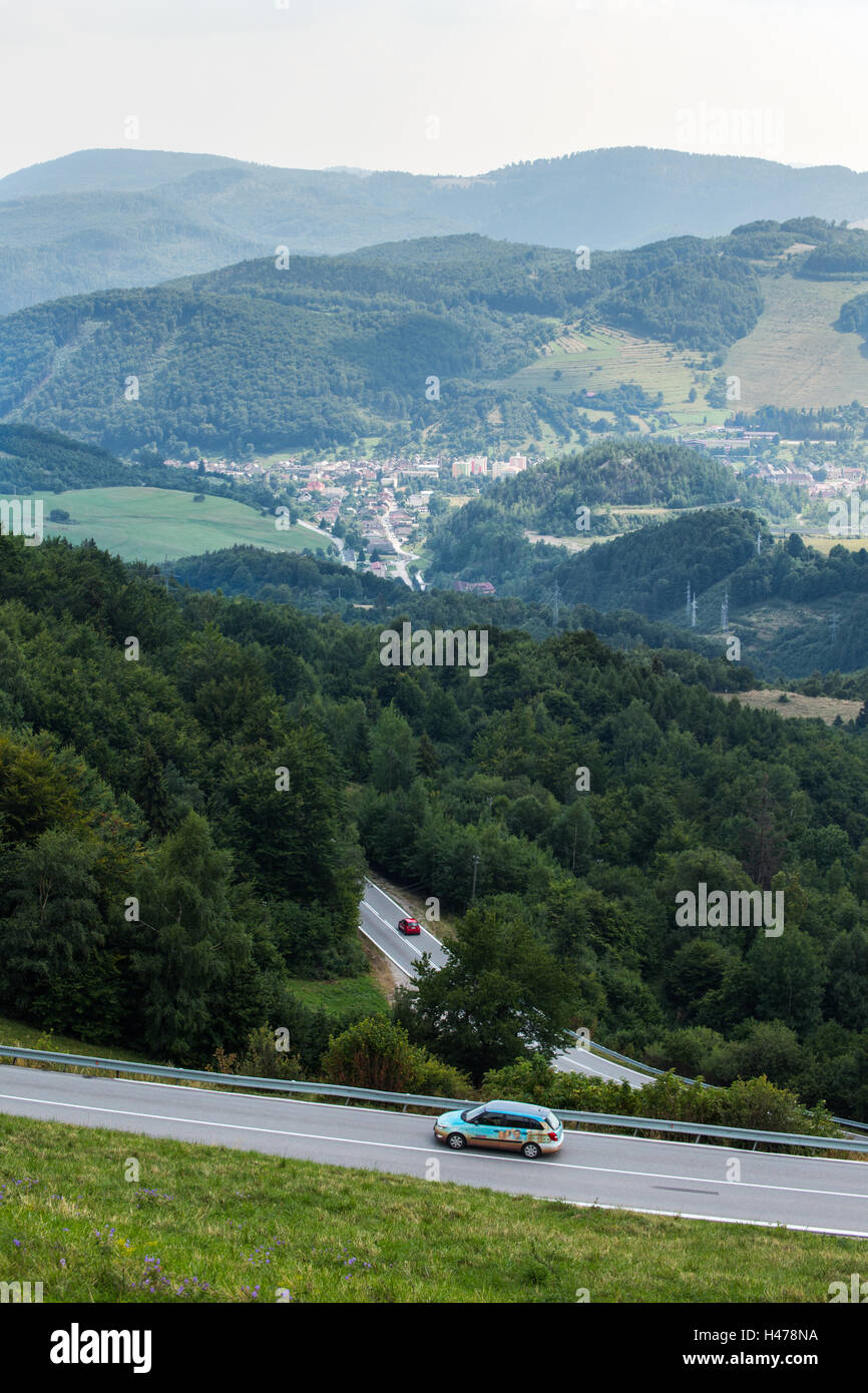 Sinuoso camino a Ciudad Dobsice en eslovaco Slovensky Raj Foto de stock