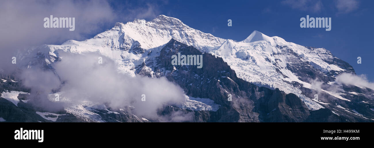 Montaña de Jungfrau, en los Alpes Suizos, cerca de Wengen, en el Oberland bernés en Suiza Foto de stock