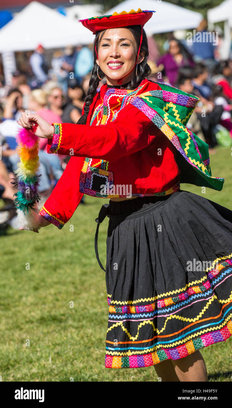 Bailarines peruanos fotografías e imágenes de alta resolución Alamy
