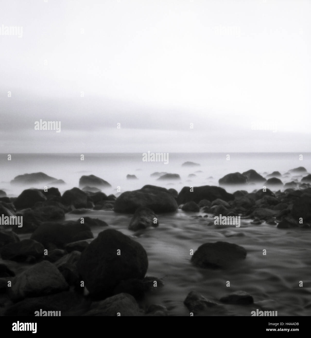 En el Aqua de mar de alto, las Azores, la exposición de tiempo prolongado  con Hasselblad cámara estenopeica Fotografía de stock - Alamy