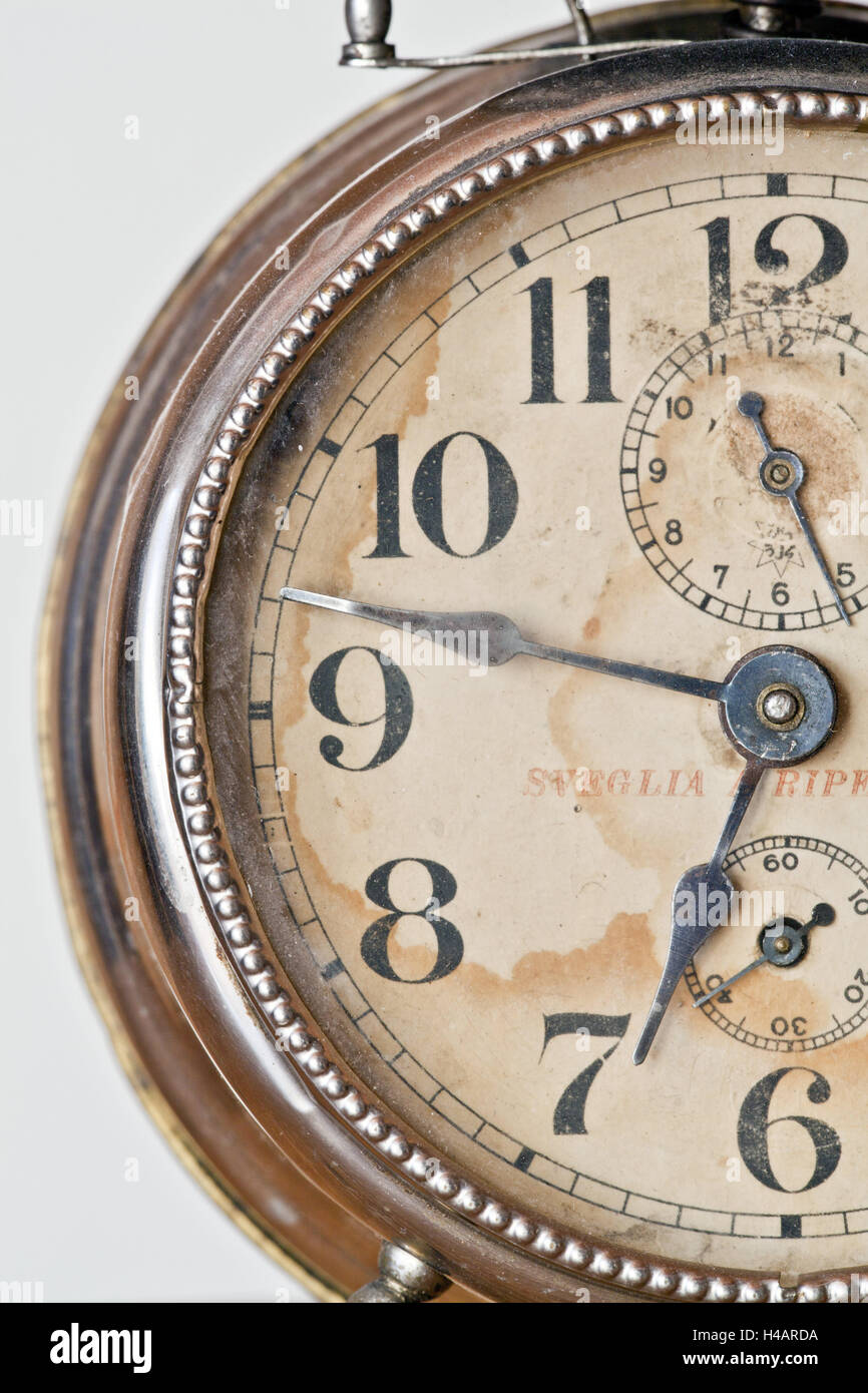 Reloj despertador con el tiempo en detalle, Foto de stock