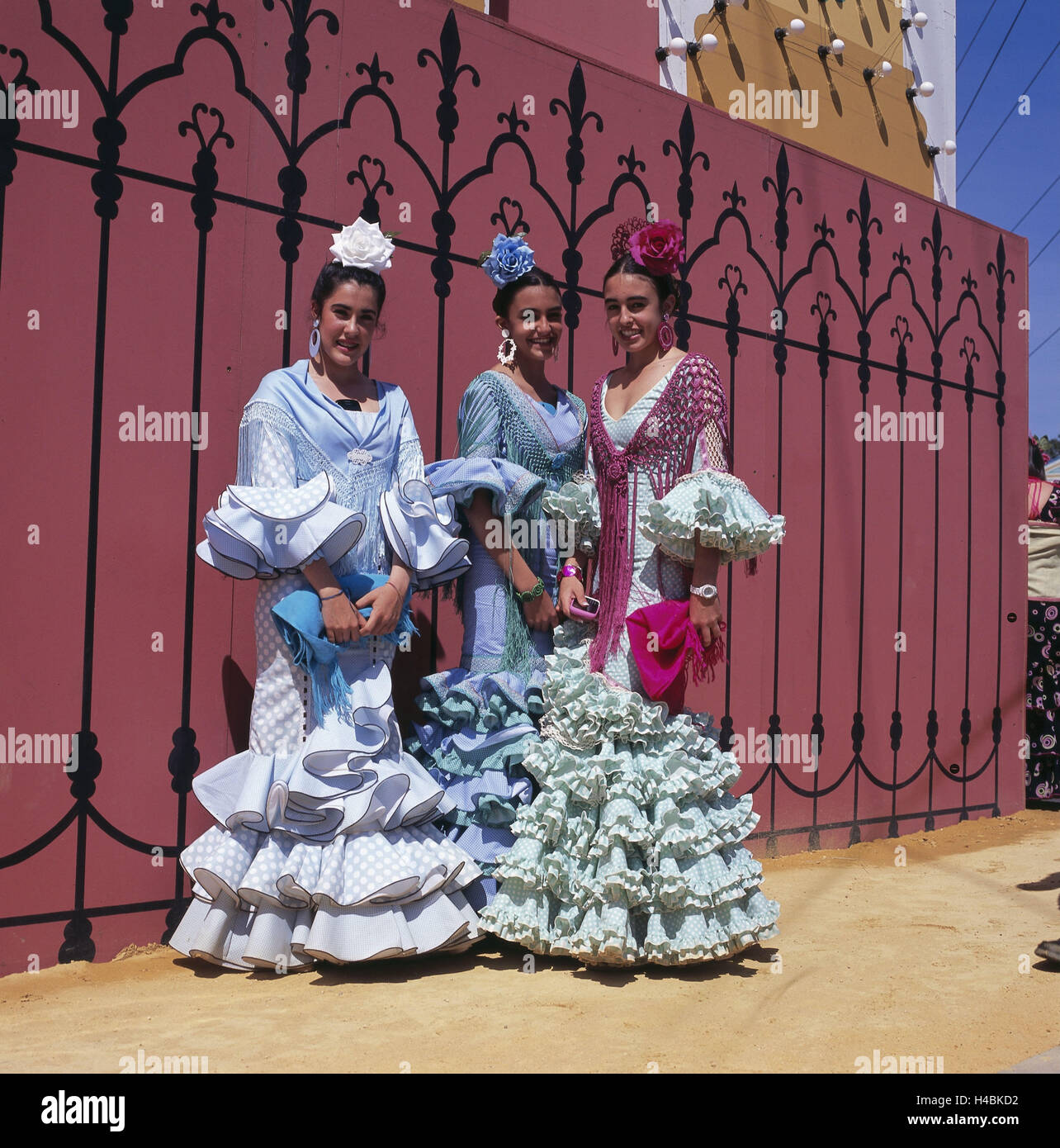España, Andalucía, Sevilla, festival, Feria de Abril, las mujeres en ropa  tradicional Fotografía de stock - Alamy
