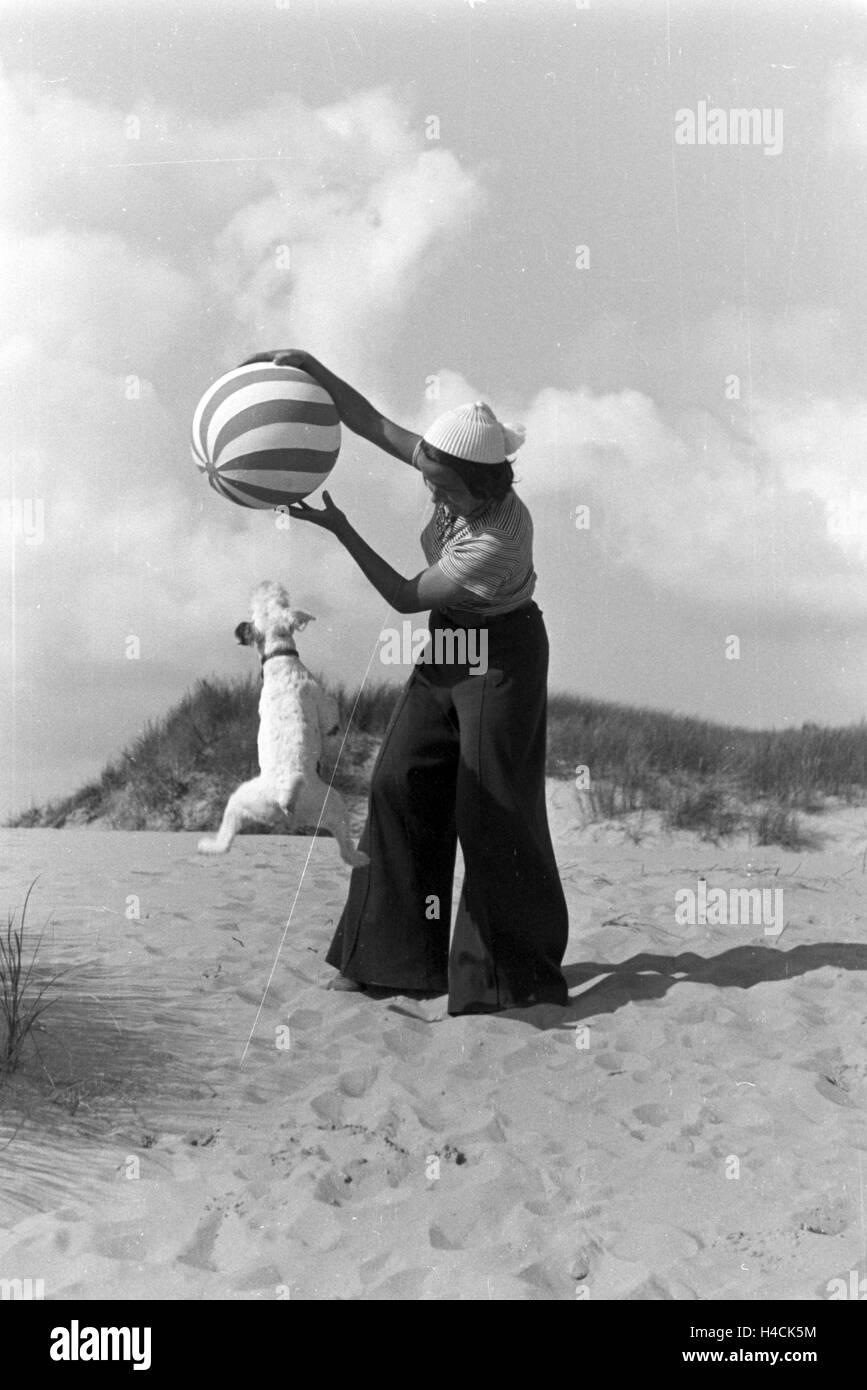Urlaub an der Ostsee, Deutsches Reich 1930er Jahre. Vacaciones en el Mar Báltico, Alemania 1930 Foto de stock