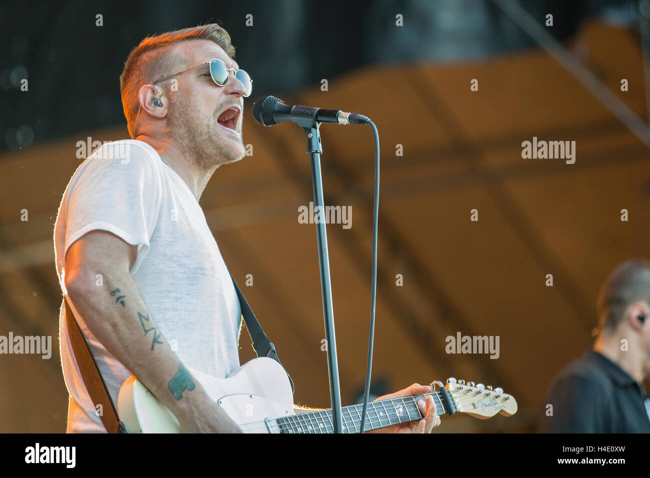 Nathan Willett, cantante de Guerra Fría Infantil realiza en el 2016 Beale Street Music Festival a Tom Lee Park, el 1 de mayo de 2016 en Memphis, Tennessee Foto de stock