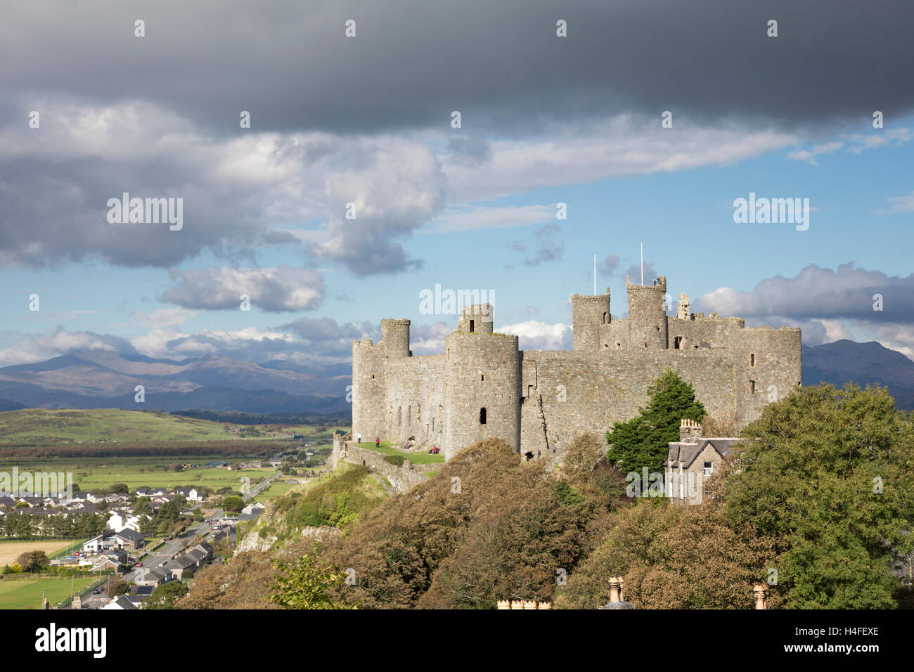 Harlech Castle, el Parque Nacional de Snowdonia, Gwynedd, North Wales, REINO UNIDO Foto de stock