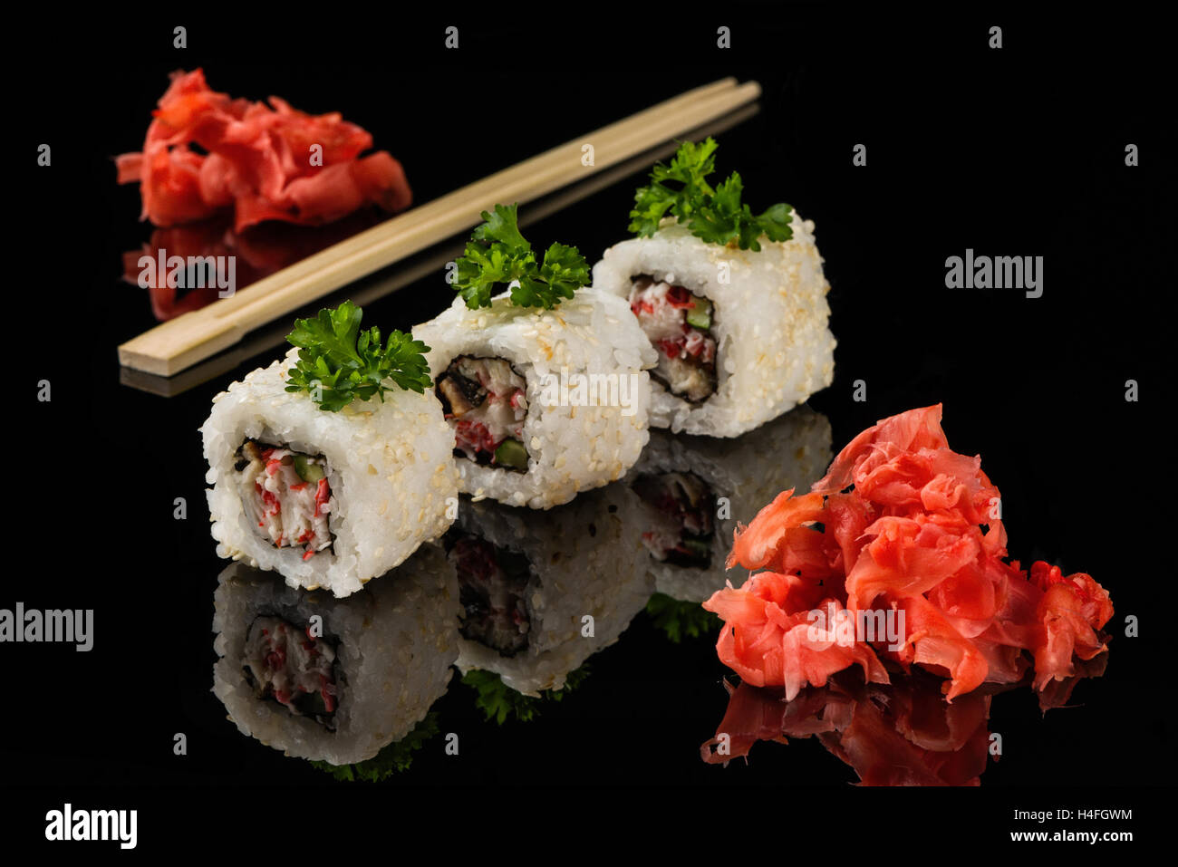 Palillos Japoneses Del Sushi En Fondo De Piedra De Madera Visión Superior W  Foto de archivo - Imagen de negro, travieso: 91050928