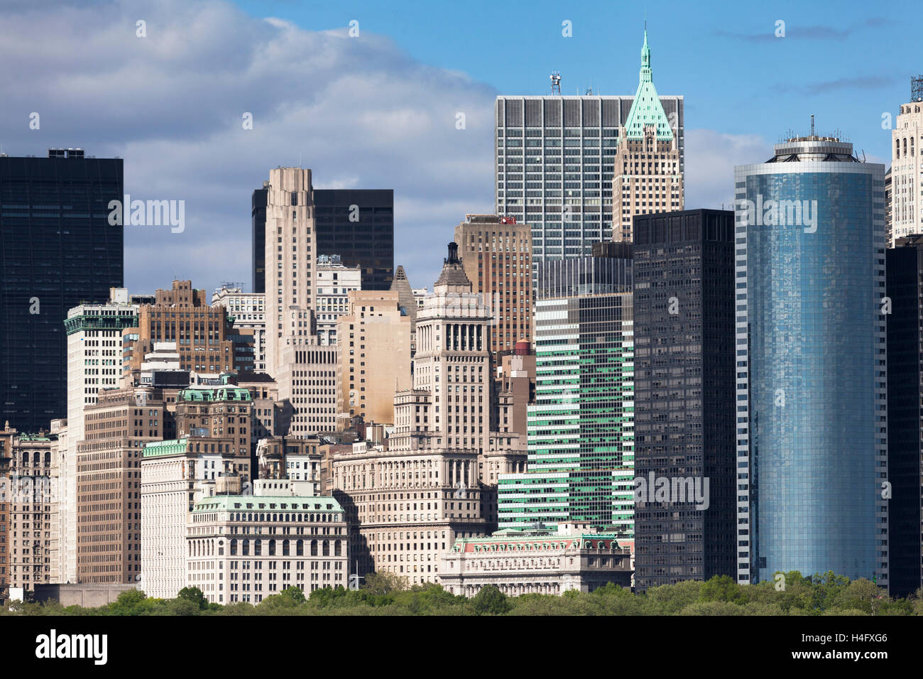 La Ciudad de Nueva York Manhattan del paisaje urbano y la arquitectura detalle durante la jornada soleada de primavera EN NUEVA YORK, ESTADOS UNIDOS. Foto de stock
