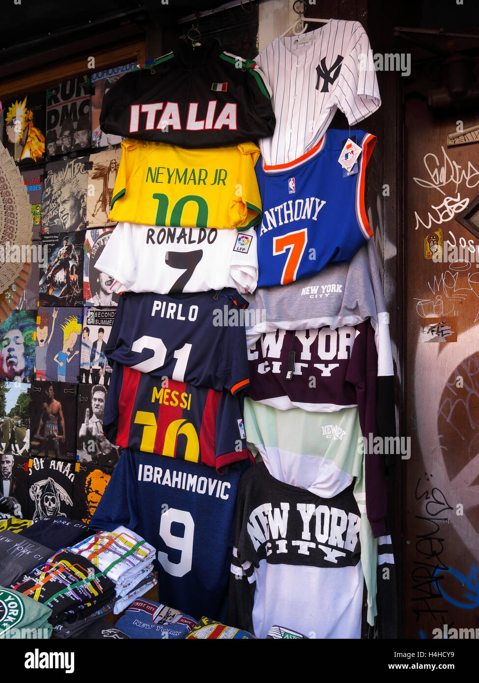 T-shirt shop, Little Italy, Manhattan, Nueva York, EE.UU Fotografía de  stock - Alamy