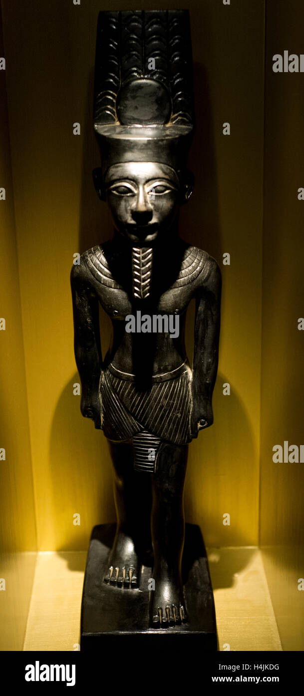 Estatua de Amón. El basalto. Copiar. Museo de Antigüedades del Cercano Oriente y del Mediterráneo. Estocolmo. Suecia. Foto de stock