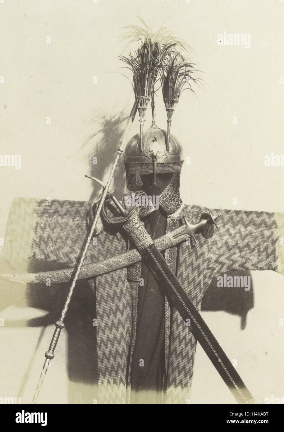 Armadura de cadena y espadas. La India., Hugh Owen, 1851 Fotografía de stock -