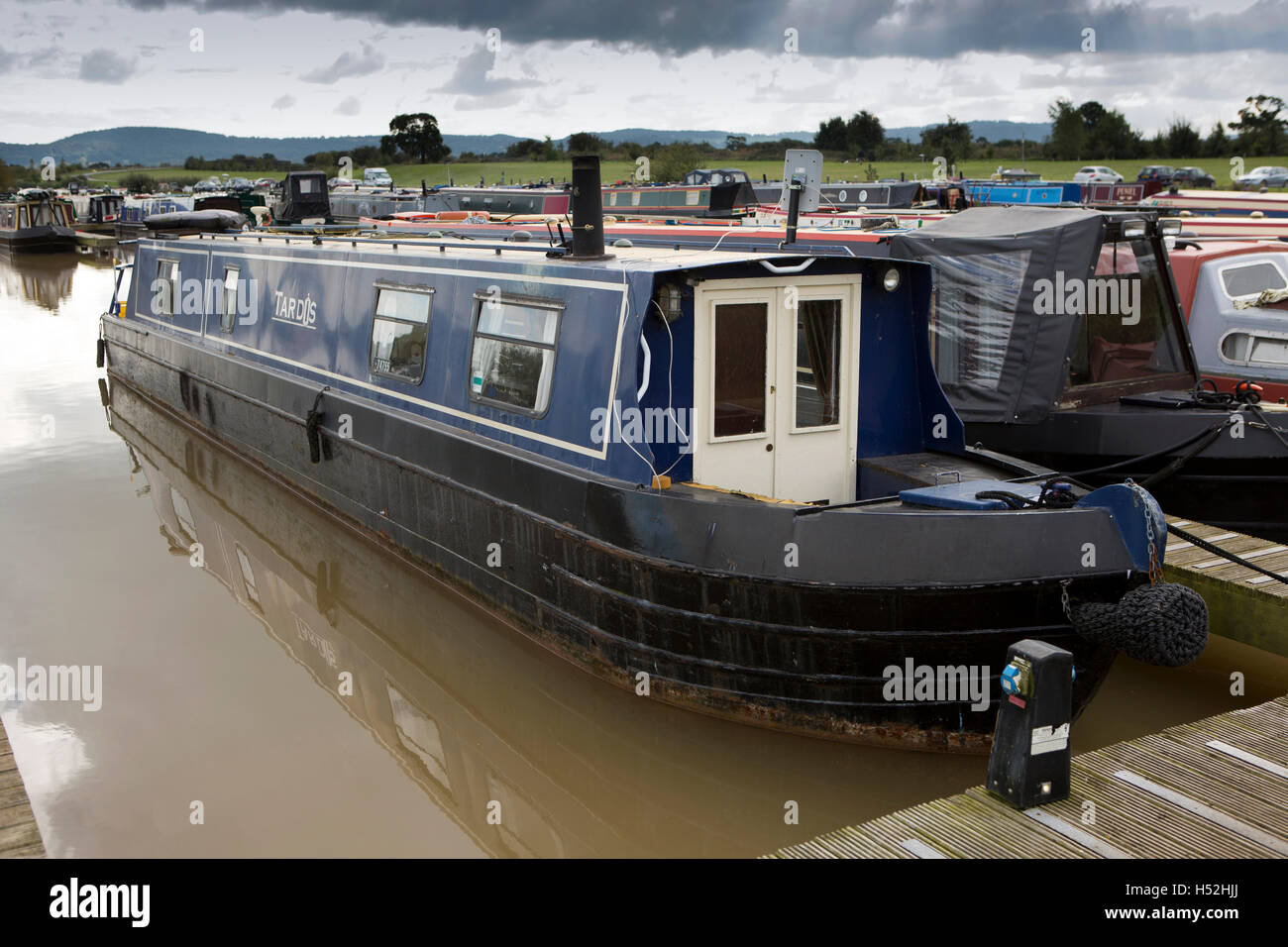 Reino Unido, Inglaterra, Cheshire, Crows Nest Puente, Marina, amarres narrowboat Tattenhall Foto de stock