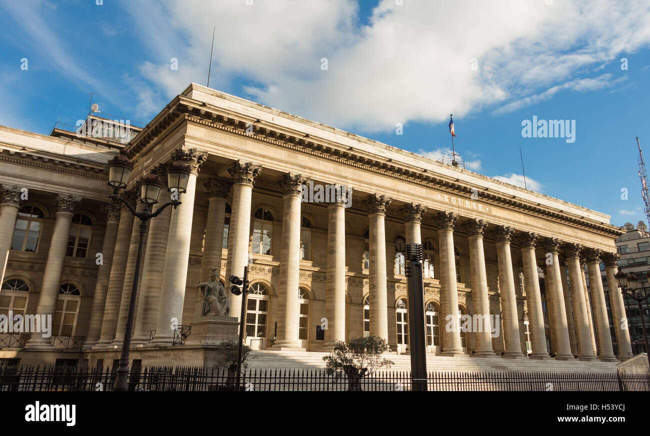 La Bolsa de París situado en el Palacio Brongniart en el 2º arrondissement  de París, Francia Fotografía de stock - Alamy