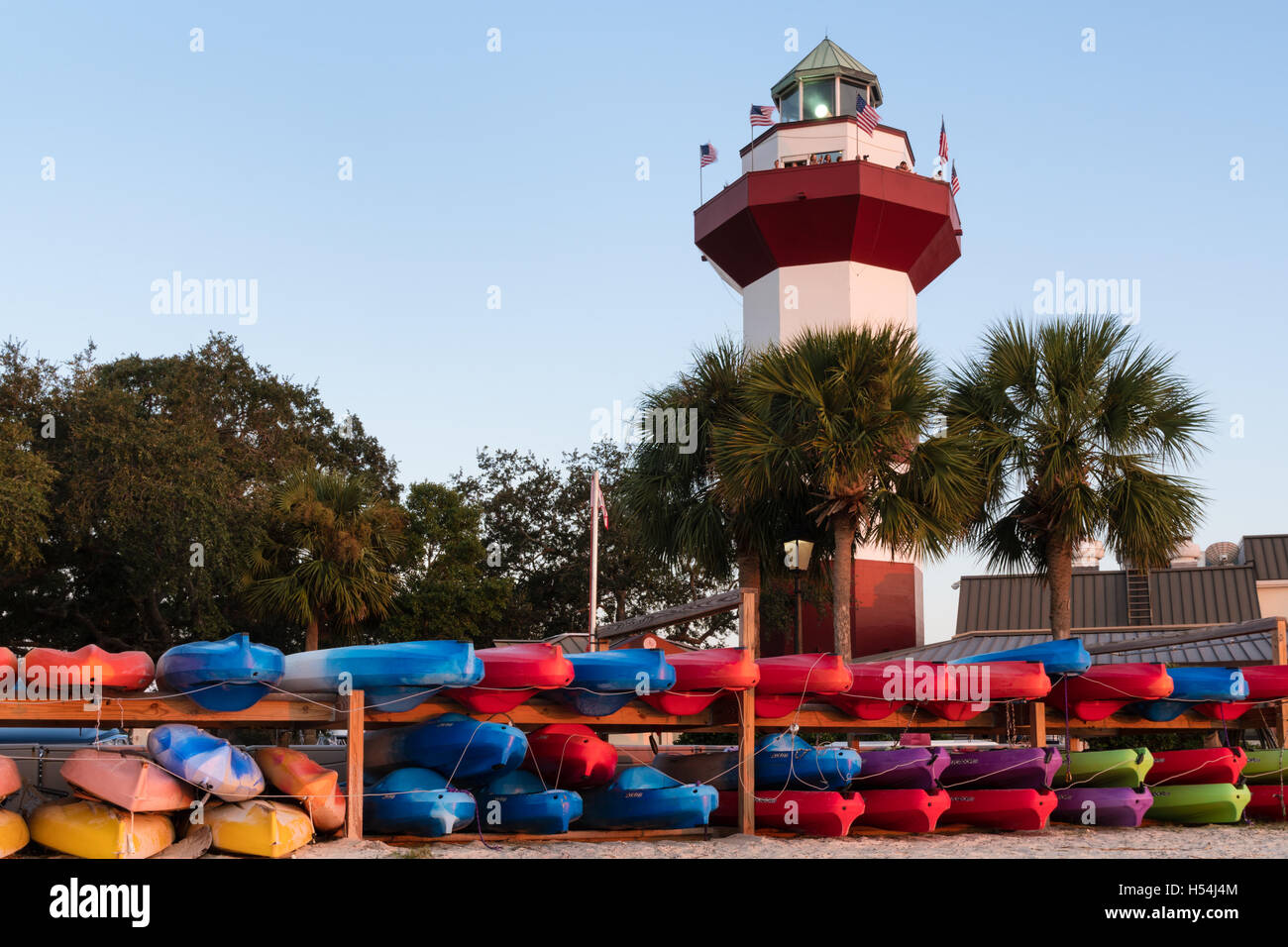Harbour Town Lighthouse y lanzamiento de kayak en mar Pines Resort en