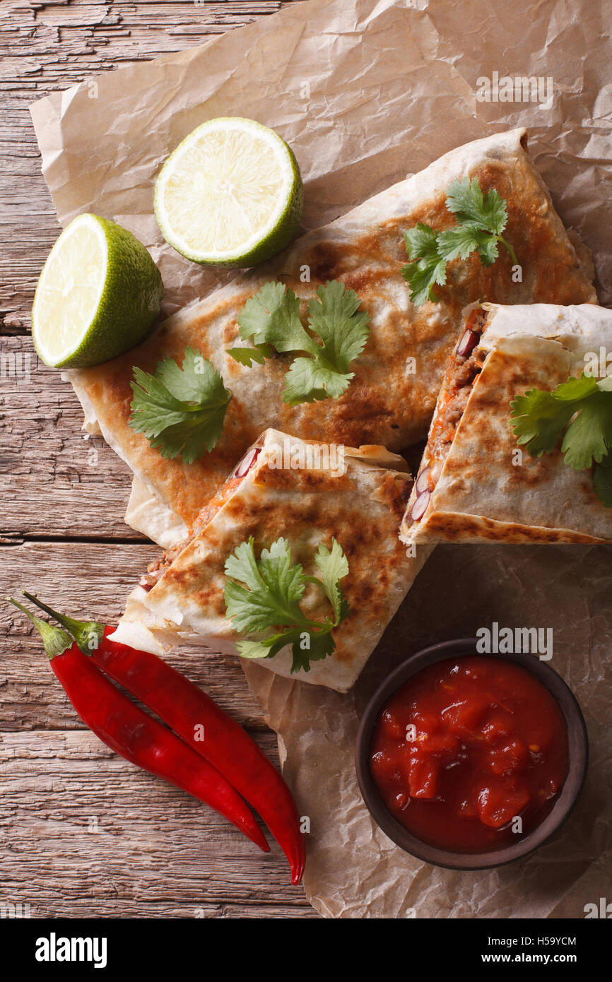 Cómo hacer Chimichangas de carne molida y queso