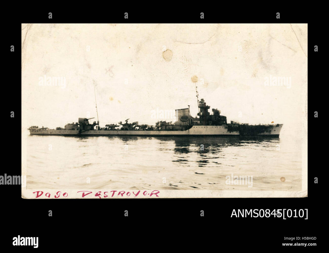 3 HMAS SYDNEY (II) en una batalla naval con un destructor italiano en noviembre de 1940 Foto de stock